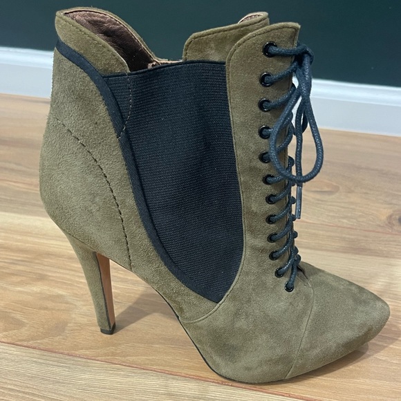 Sam Edelman Shoes - Sam Edelman Green Suede High Heel lace up ankle booties size 7.5